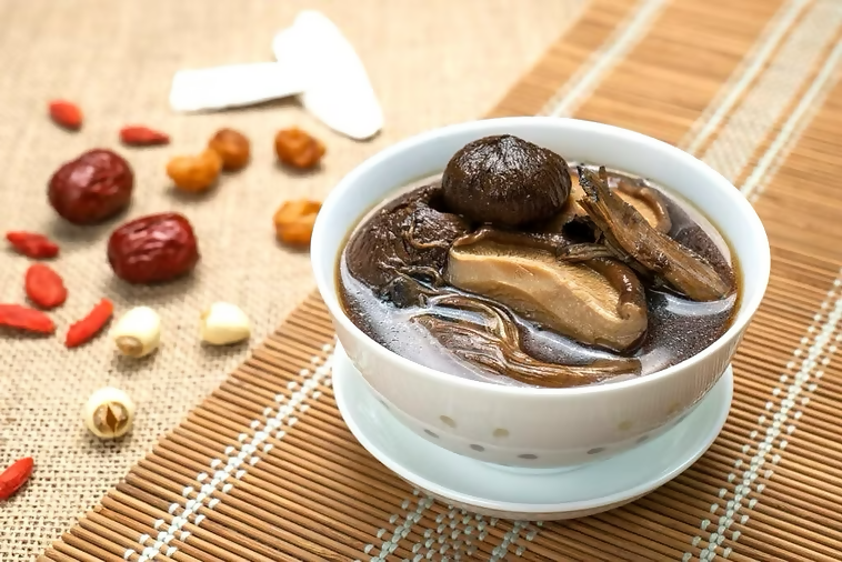 黑蒜烏雞養生湯