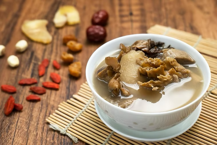 舞茸菇螺片豬展湯